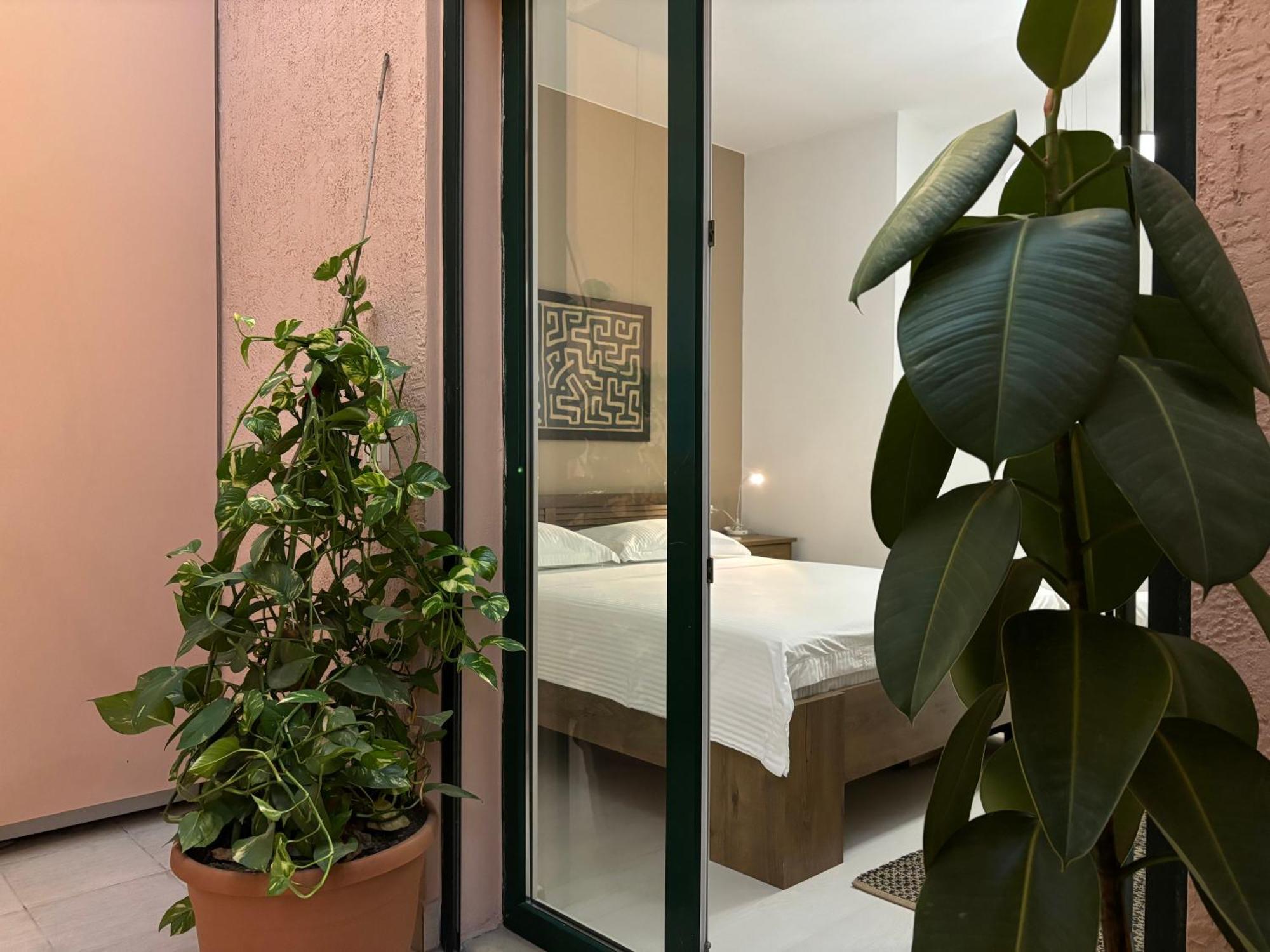 Tam Serviced 2Bdr Apartment City Center No6 ティラナ エクステリア 写真