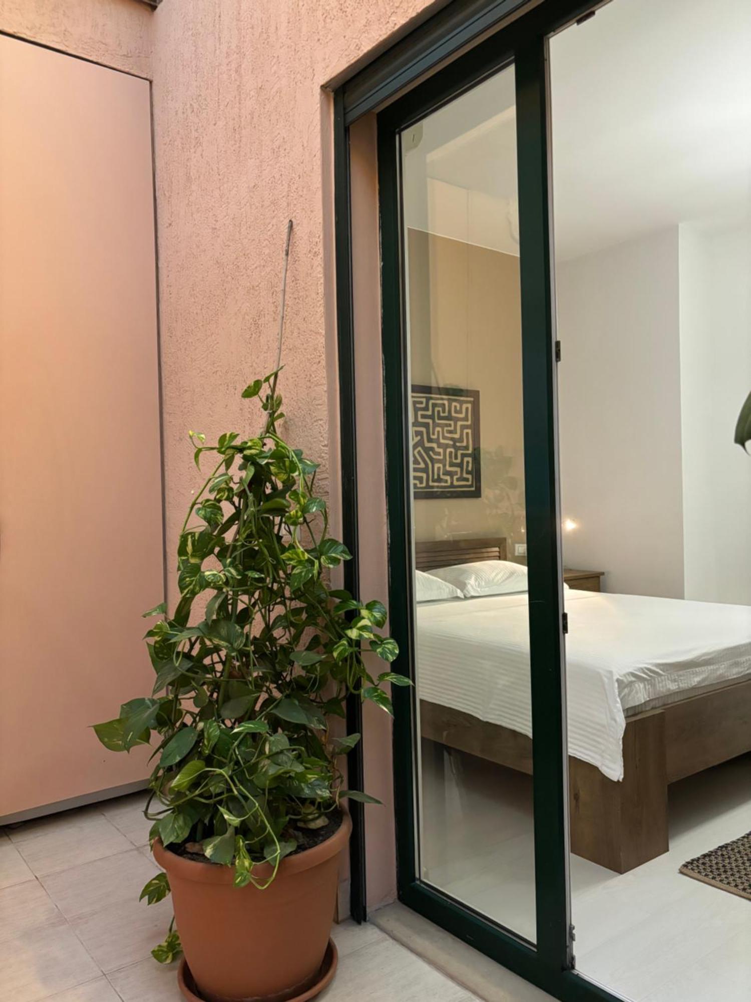 Tam Serviced 2Bdr Apartment City Center No6 ティラナ エクステリア 写真