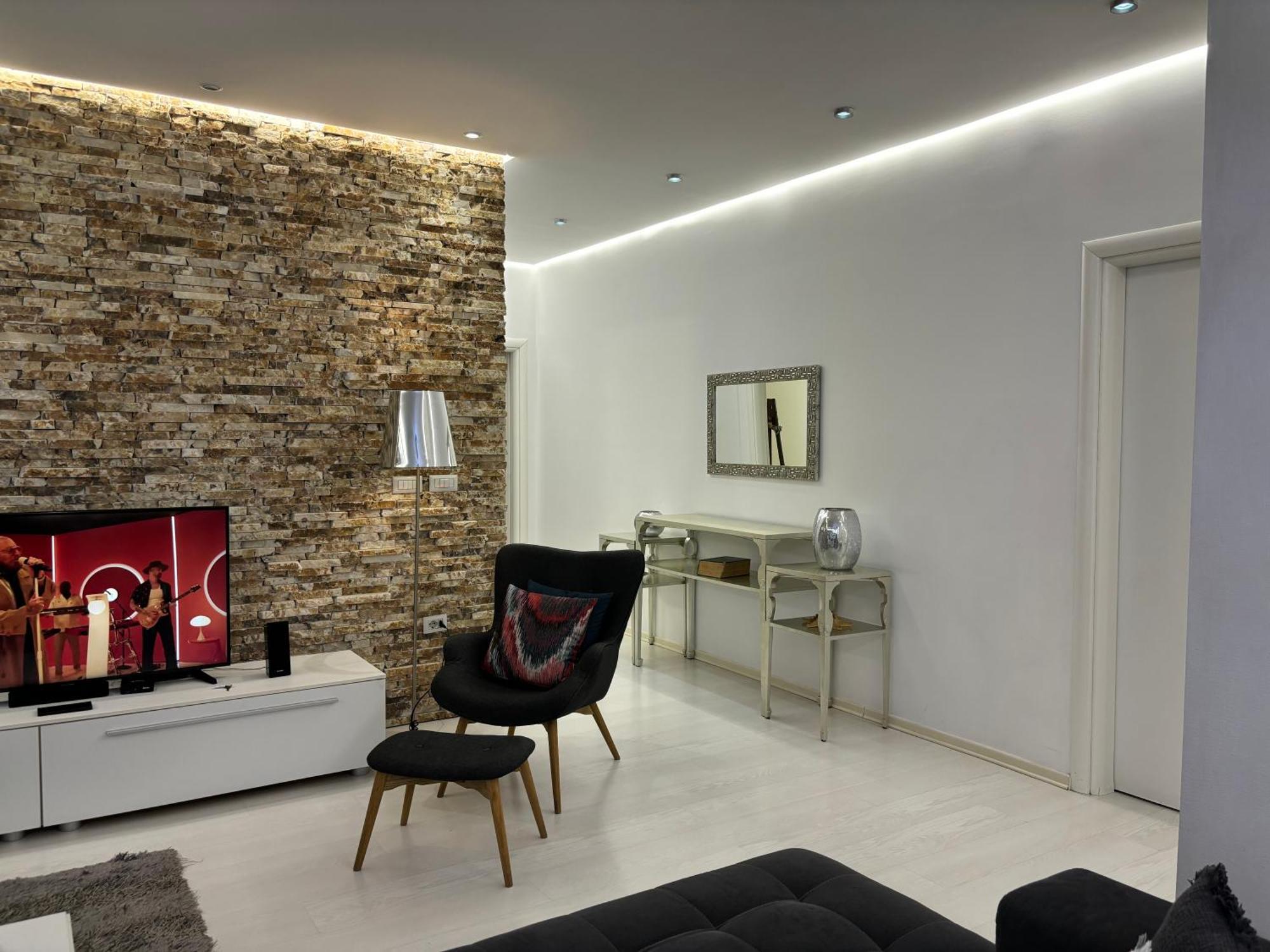 Tam Serviced 2Bdr Apartment City Center No6 ティラナ エクステリア 写真
