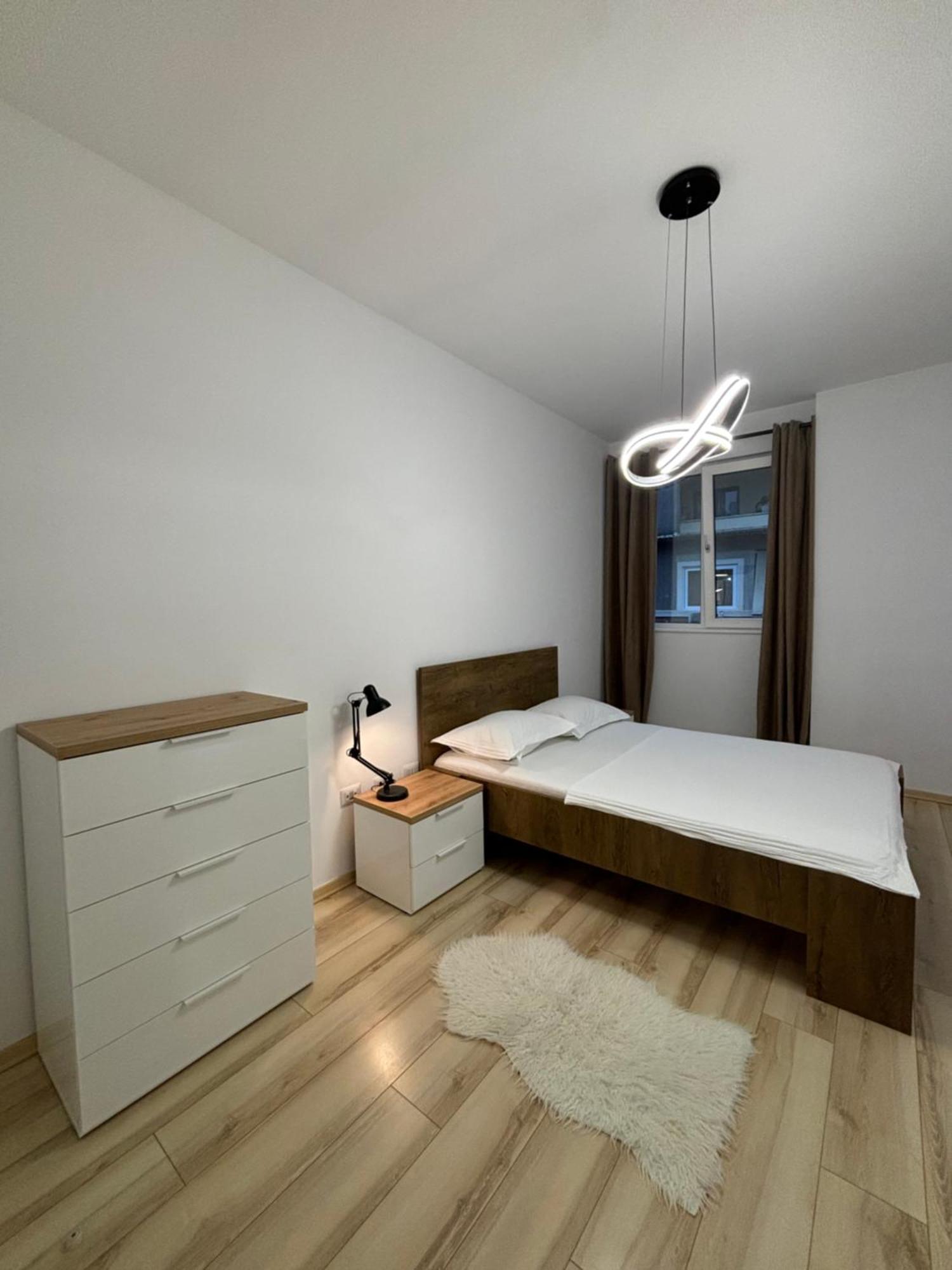 Tam Serviced 2Bdr Apartment City Center No6 ティラナ エクステリア 写真