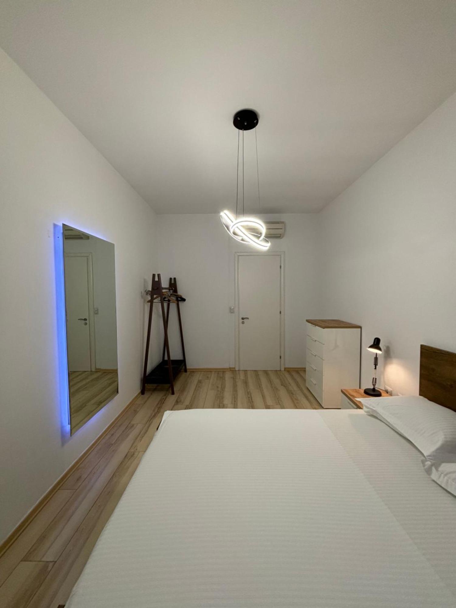 Tam Serviced 2Bdr Apartment City Center No6 ティラナ エクステリア 写真