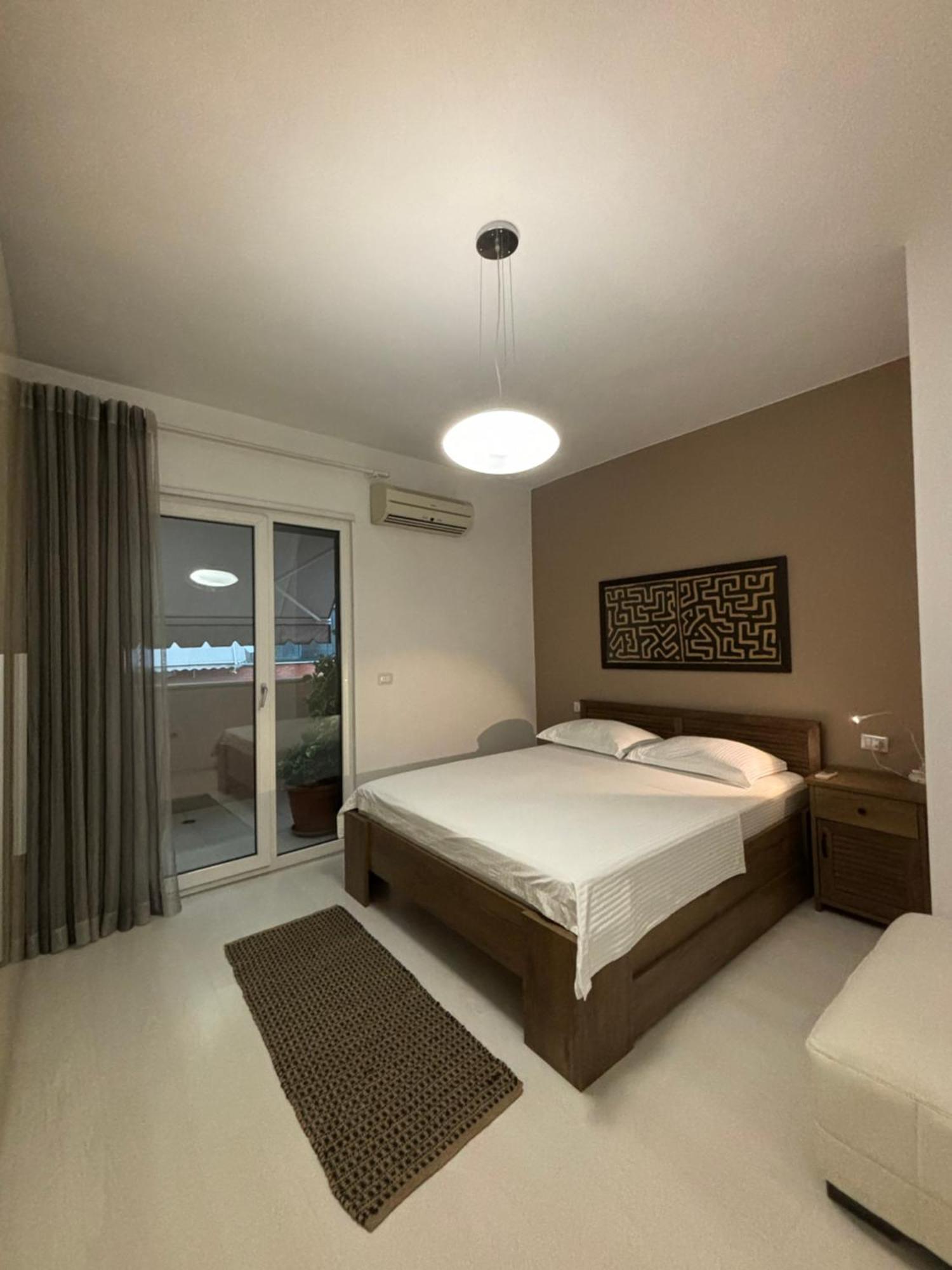 Tam Serviced 2Bdr Apartment City Center No6 ティラナ エクステリア 写真