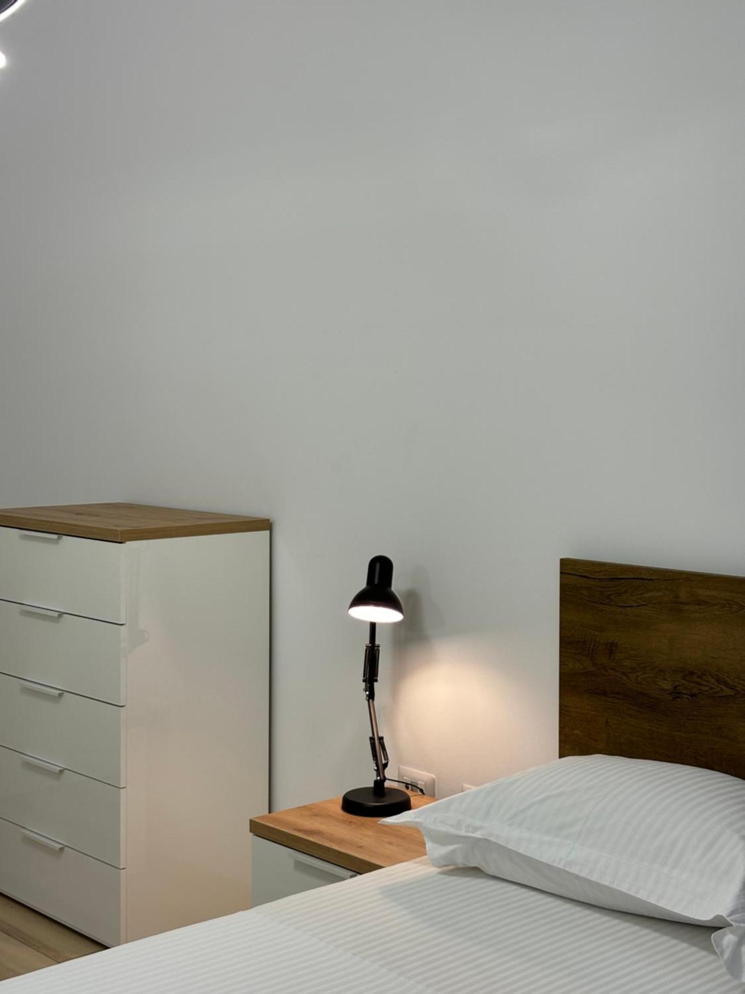 Tam Serviced 2Bdr Apartment City Center No6 ティラナ エクステリア 写真